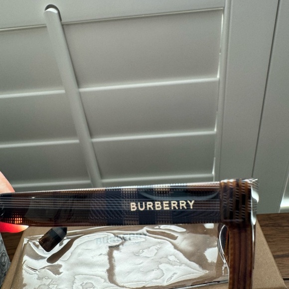 Burberry Sunglasses - Picture 3 of 5